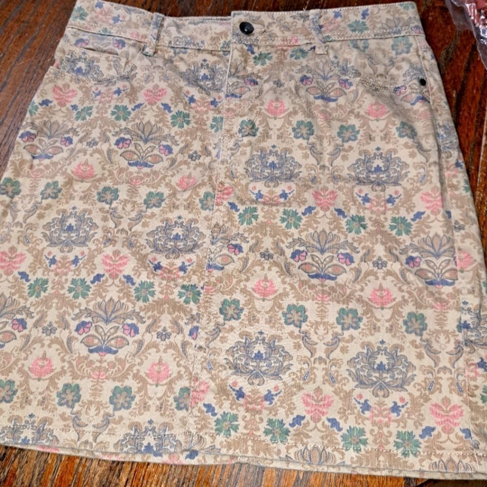 Size 6 Sonoma Modern Fit Skirt with Pockets Blue Pink Green